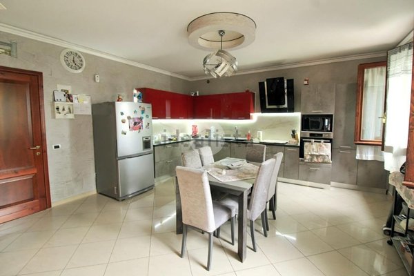 casa indipendente in vendita a Colorno in zona Mezzano Rondani