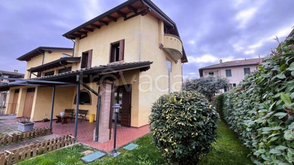 casa indipendente in vendita a Colorno
