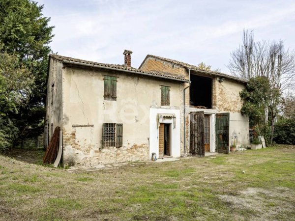 casa indipendente in vendita a Colorno in zona Copermio