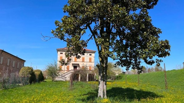 casa indipendente in vendita a Colorno