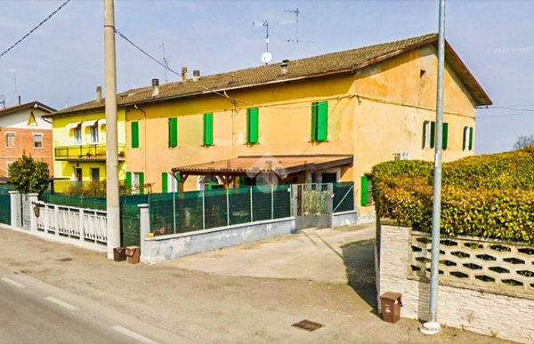 casa indipendente in vendita a Colorno