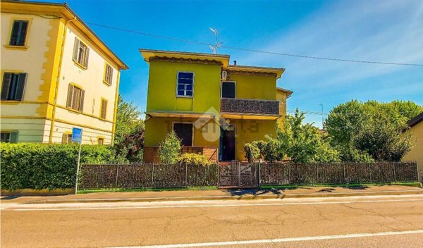 casa semindipendente in vendita a Colorno