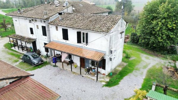 casa indipendente in vendita a Colorno in zona Copermio
