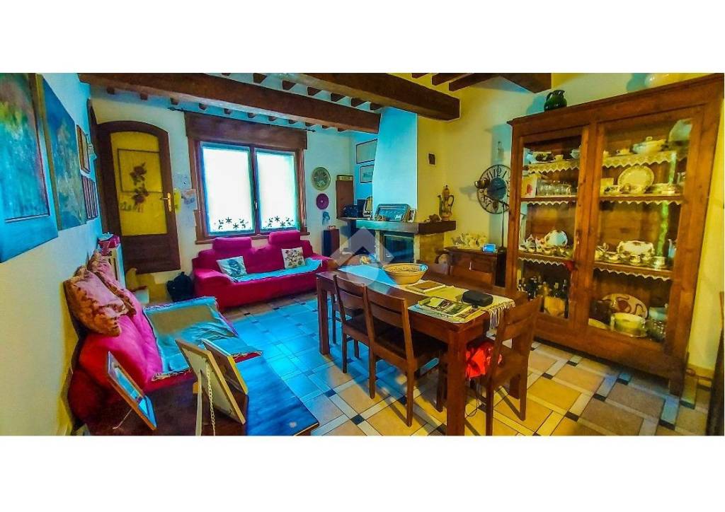 casa indipendente in vendita a Colorno in zona Mezzano Rondani