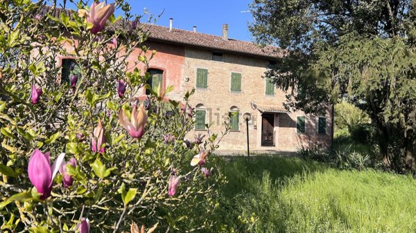 casa indipendente in vendita a Colorno in zona Sacca