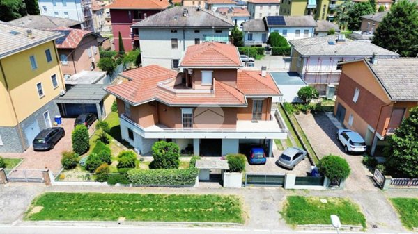 casa indipendente in vendita a Colorno