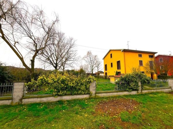 casa indipendente in vendita a Colorno in zona Sanguigna