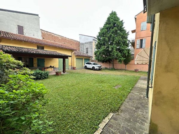 casa indipendente in vendita a Colorno