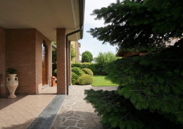 casa indipendente in vendita a Colorno