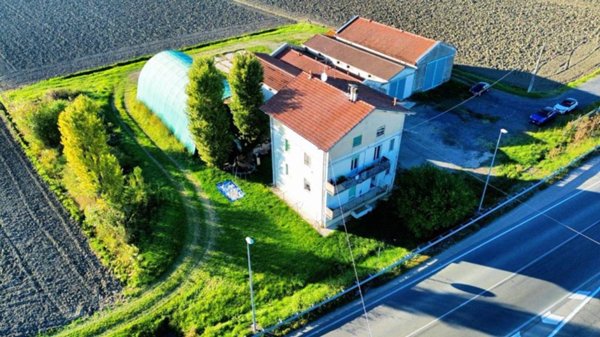casa indipendente in vendita a Colorno in zona Sanguigna