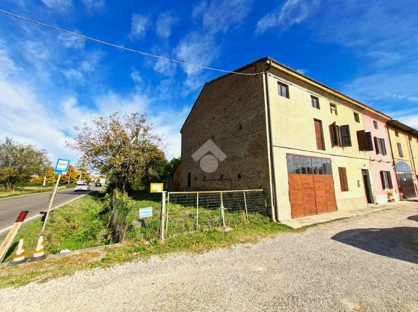 casa indipendente in vendita a Colorno