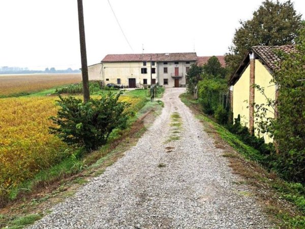 casa indipendente in vendita a Colorno in zona Copermio