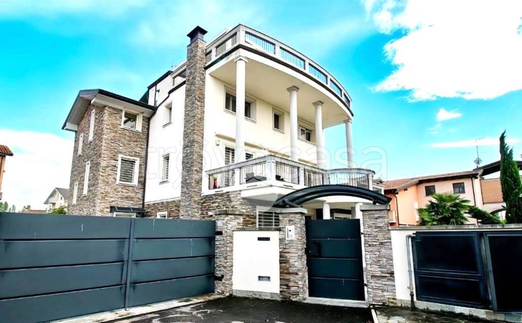 casa indipendente in vendita a Colorno