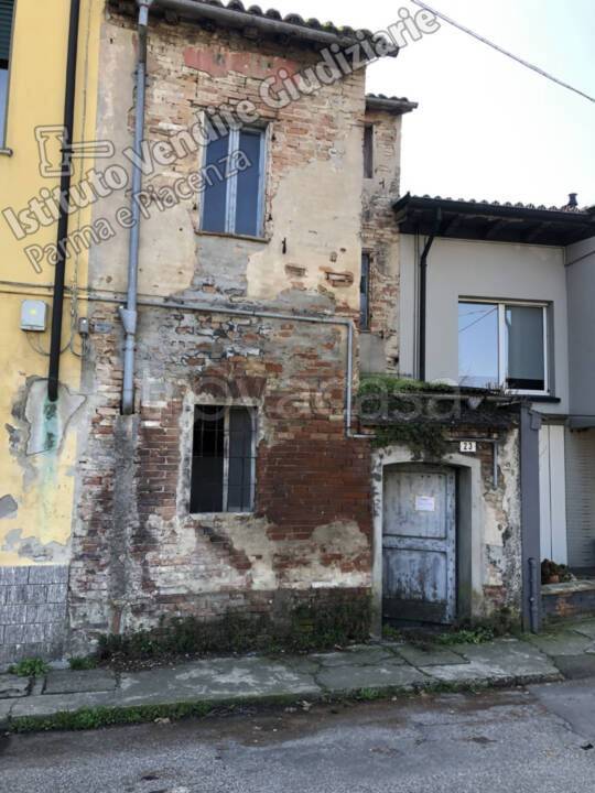 casa indipendente in vendita a Colorno