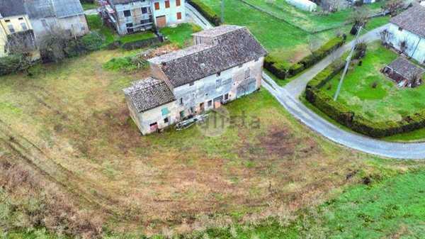 casa indipendente in vendita a Colorno in zona Mezzano Rondani