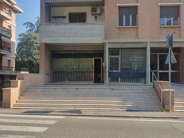 negozio in vendita a Colorno