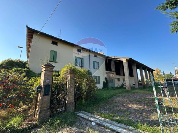 casa indipendente in vendita a Colorno in zona Vedole