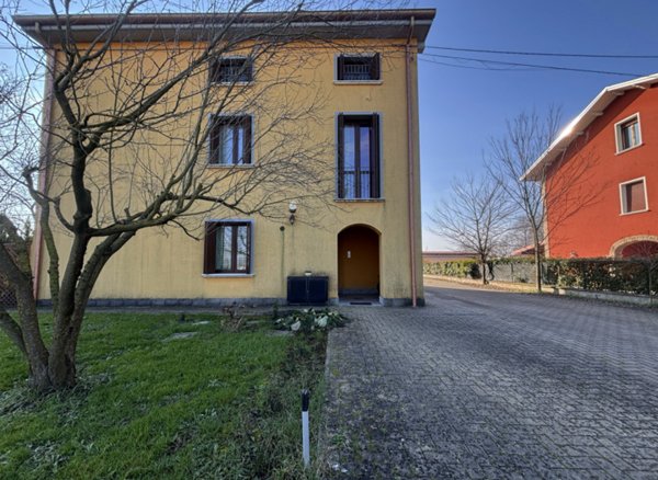 casa indipendente in vendita a Colorno