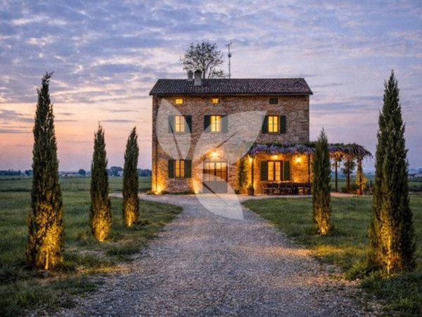 casa indipendente in vendita a Colorno