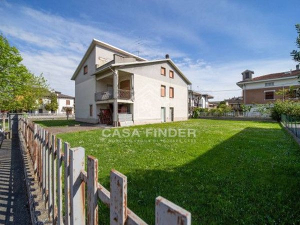 casa indipendente in vendita a Colorno