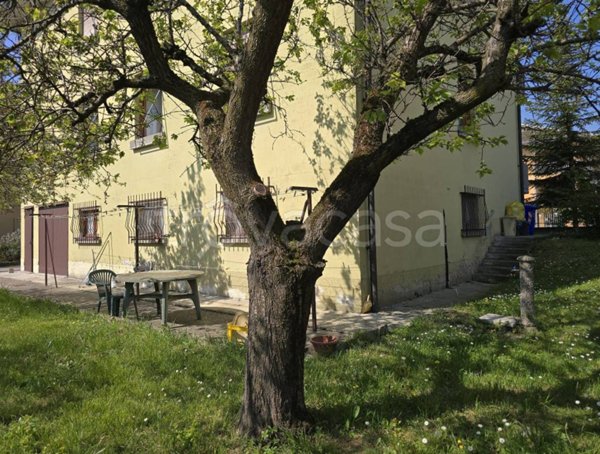 casa indipendente in vendita a Colorno