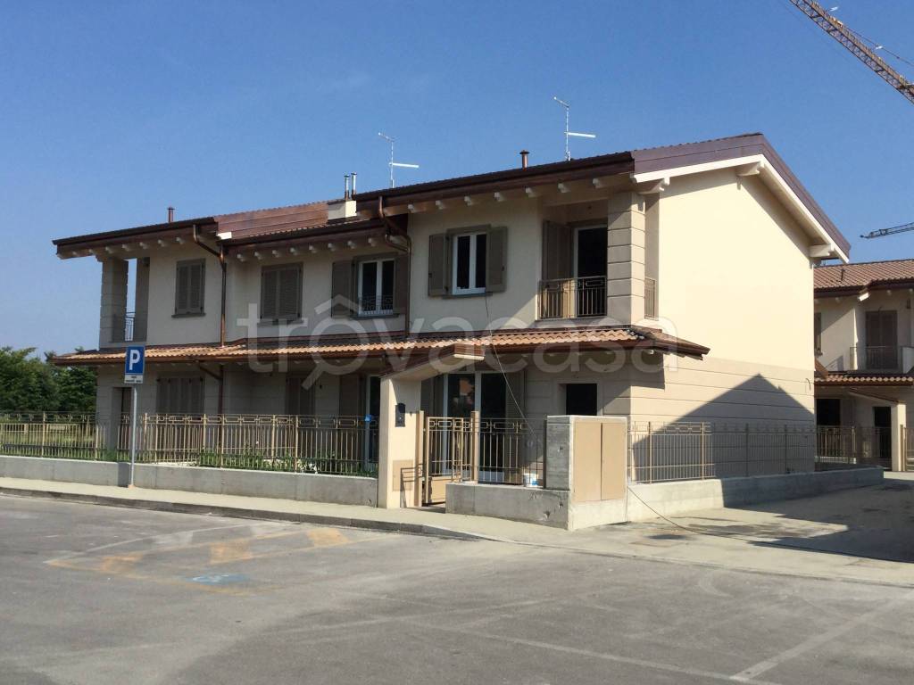 casa indipendente in vendita a Colorno in zona Vedole