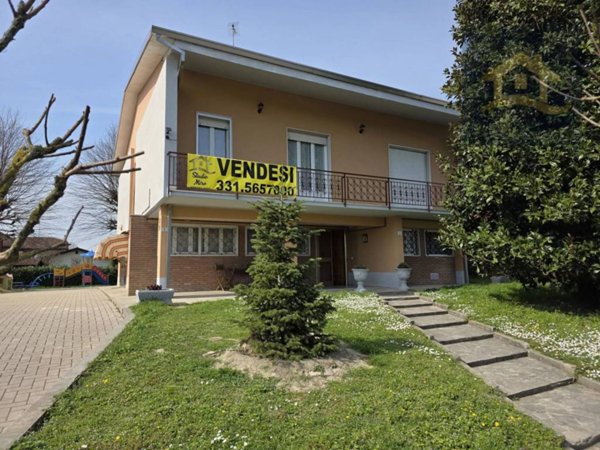 casa indipendente in vendita a Colorno in zona Vedole
