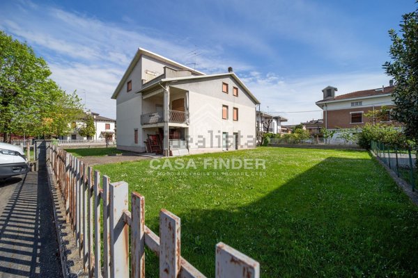 casa indipendente in vendita a Colorno in zona Vedole