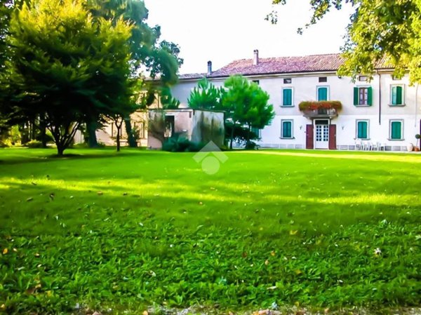 casa indipendente in vendita a Colorno in zona Sacca