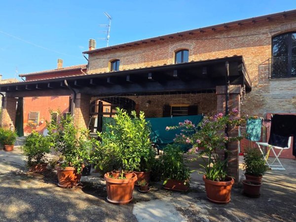 casa indipendente in vendita a Colorno in zona Copermio