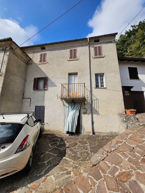 casa indipendente in vendita a Compiano