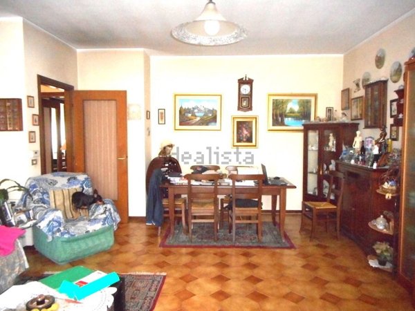 appartamento in vendita a Compiano in zona Sugremaro
