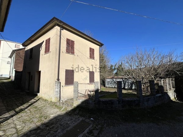 appartamento in vendita a Compiano in zona Cereseto