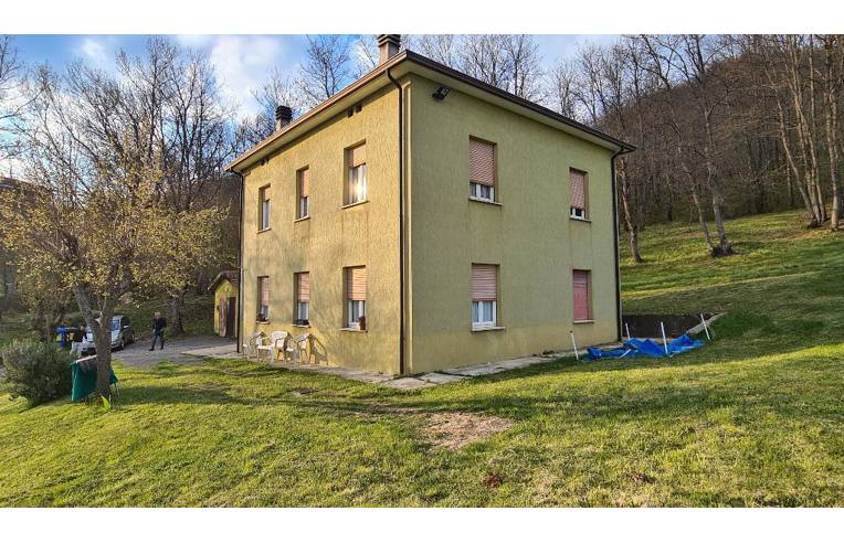 casa indipendente in vendita a Compiano