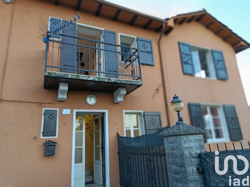 casa indipendente in vendita a Corniglio