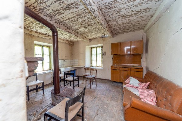 casa indipendente in vendita a Corniglio in zona Villula