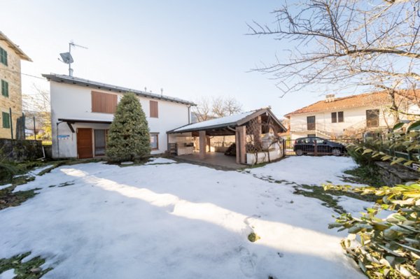 casa indipendente in vendita a Corniglio in zona Bellasola