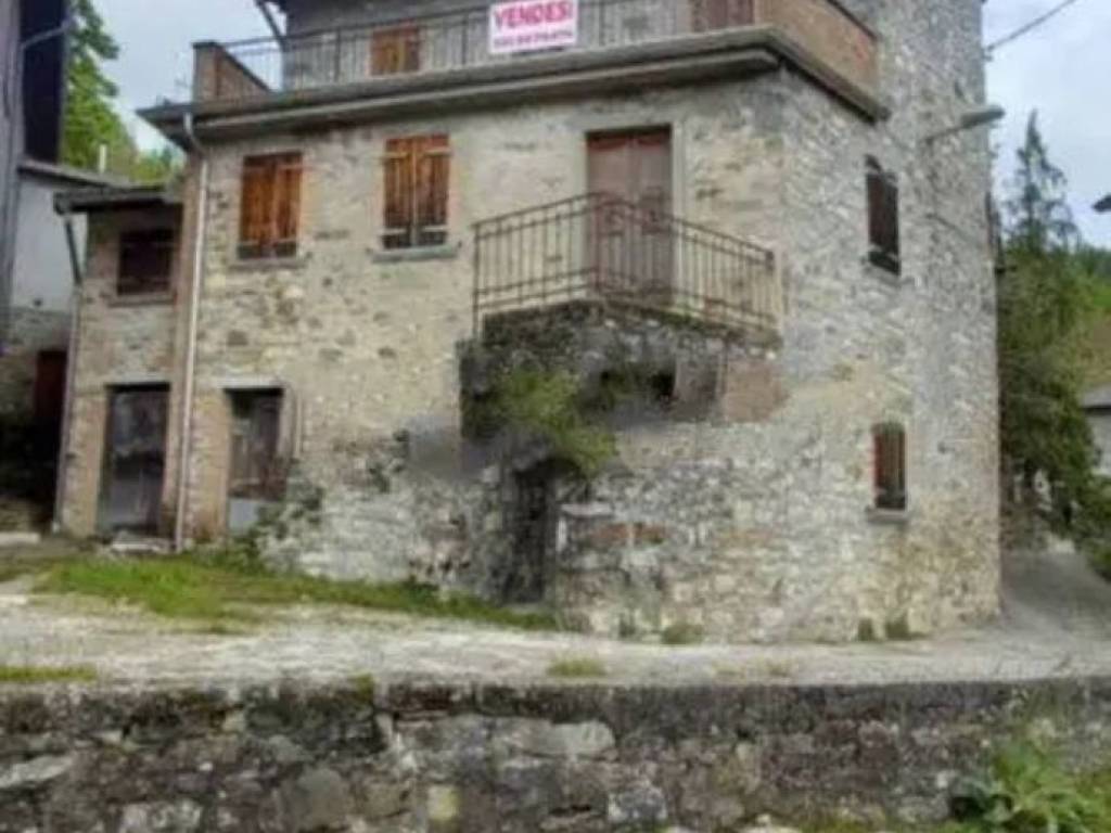 casa indipendente in vendita a Corniglio in zona Marra