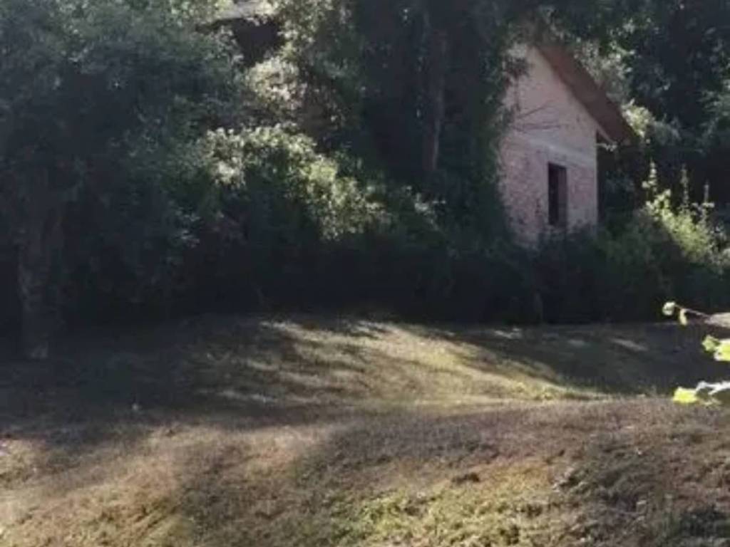 casa indipendente in vendita a Corniglio in zona Ca'Pussini