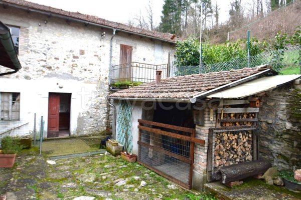 casa indipendente in vendita a Corniglio in zona Marra