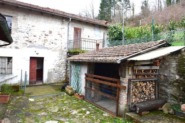 casa indipendente in vendita a Corniglio in zona Marra