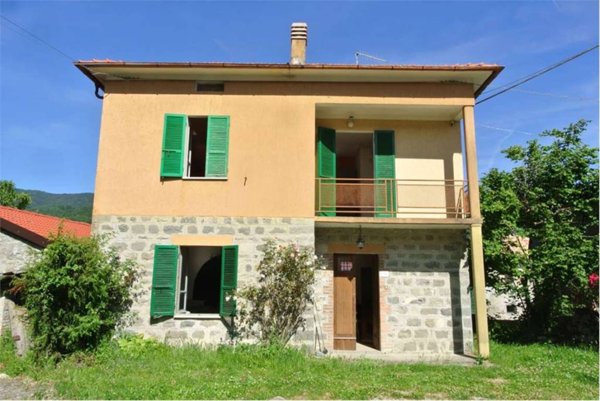 casa indipendente in vendita a Corniglio