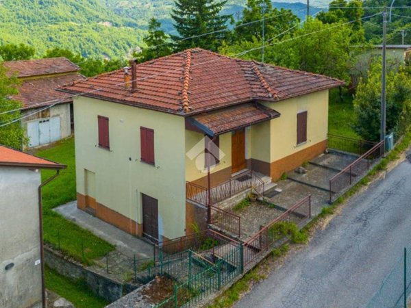 casa indipendente in vendita a Corniglio