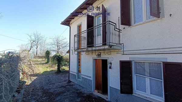 casa indipendente in vendita a Corniglio in zona Signatico