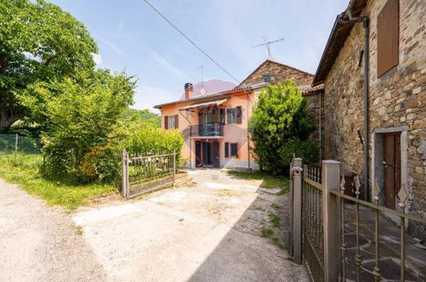 casa indipendente in vendita a Corniglio