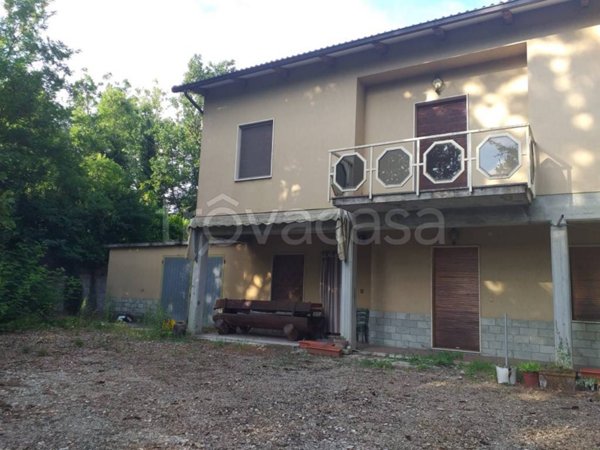 casa indipendente in vendita a Corniglio in zona Beduzzo