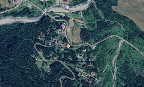 casa semindipendente in vendita a Corniglio in zona Ca'Pussini