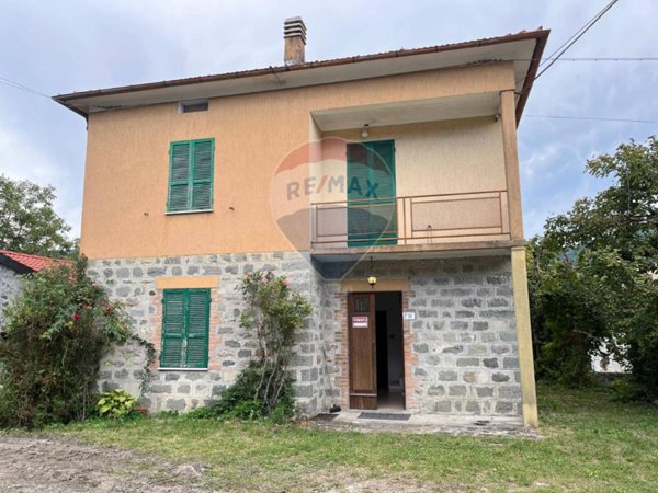 casa indipendente in vendita a Corniglio in zona Canetolo