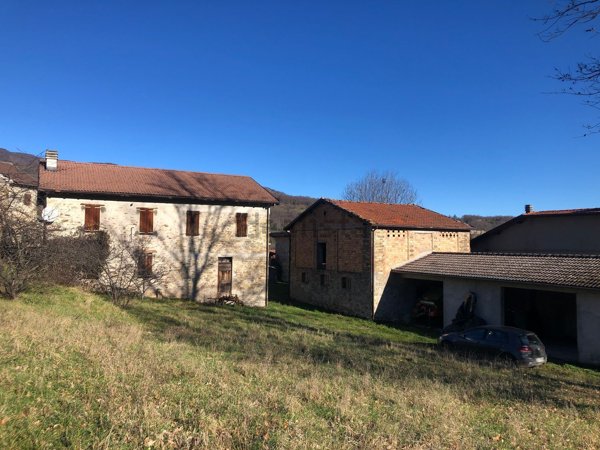 appartamento in vendita a Corniglio in zona Ghiare