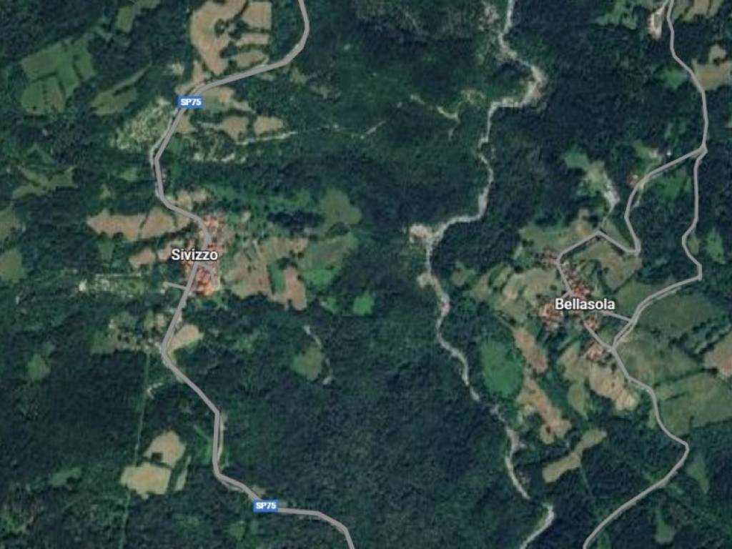 casa indipendente in vendita a Corniglio in zona Sivizzo